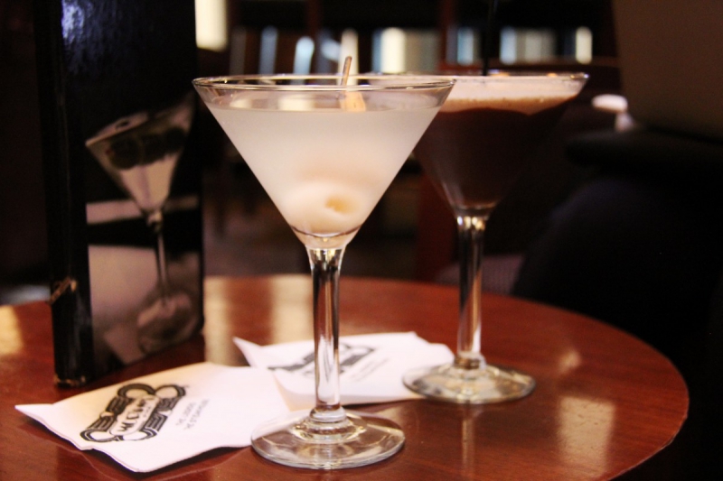 brasserie-VALBONNE-min_martini_bar_lychee_chocolate_alcohol_liquor_happy_hour_happy-910161